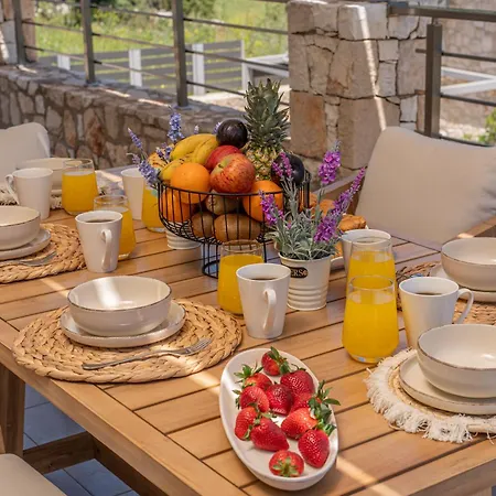 Aggeliki - F&a Golden Stone فيلة *