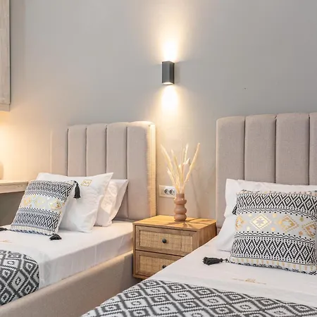 Aggeliki - F&a Golden Stone فيلة *