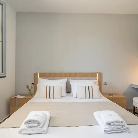 فيلة Aggeliki - F&a Golden Stone *